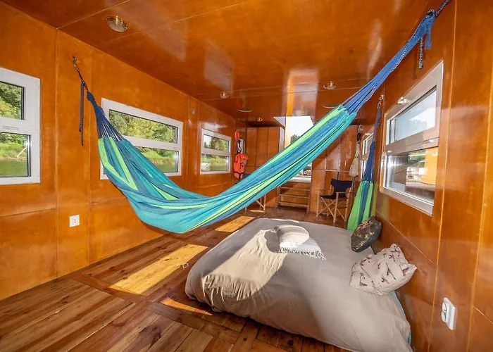 Úszó hotel Panama Ship, House On The Water Varsó