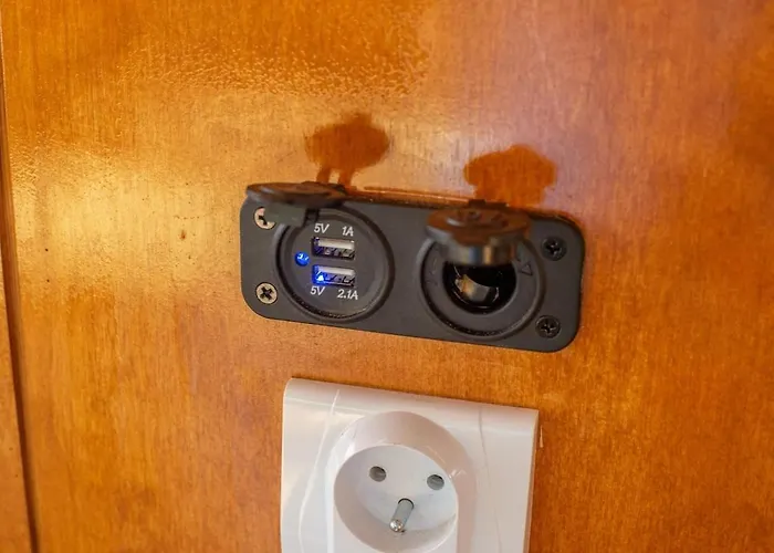 Panama Ship, House On The Water * Varsó