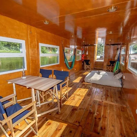 Panama Ship, House On The Water Warschau