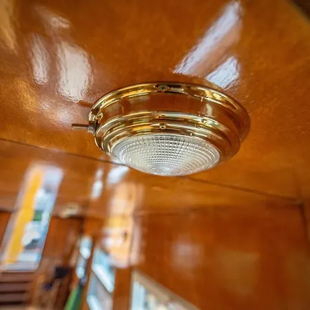 Panama Ship, House On The Water Botel