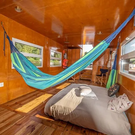 Ботель Panama Ship, House On The Water Варшава